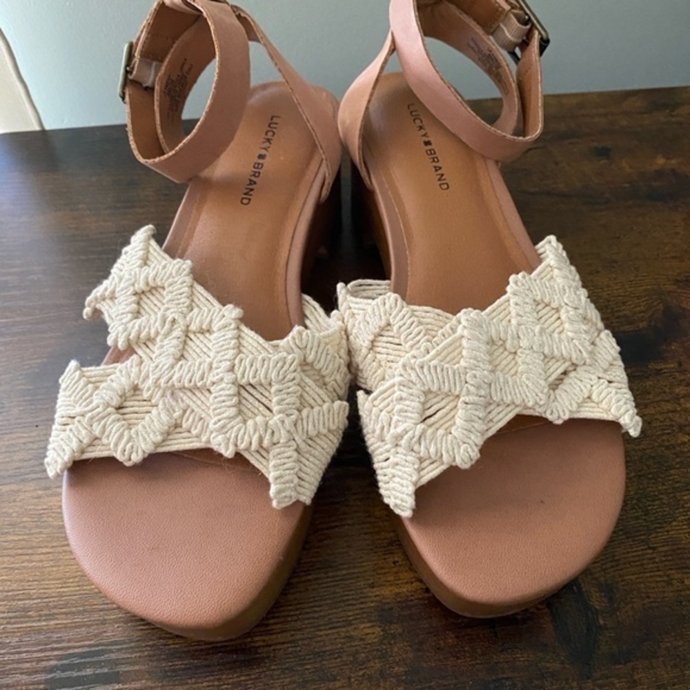 LUCKY BRAND Famika Ankle Strap Crochet Chunky Block Heel Sandals 8M Ivory